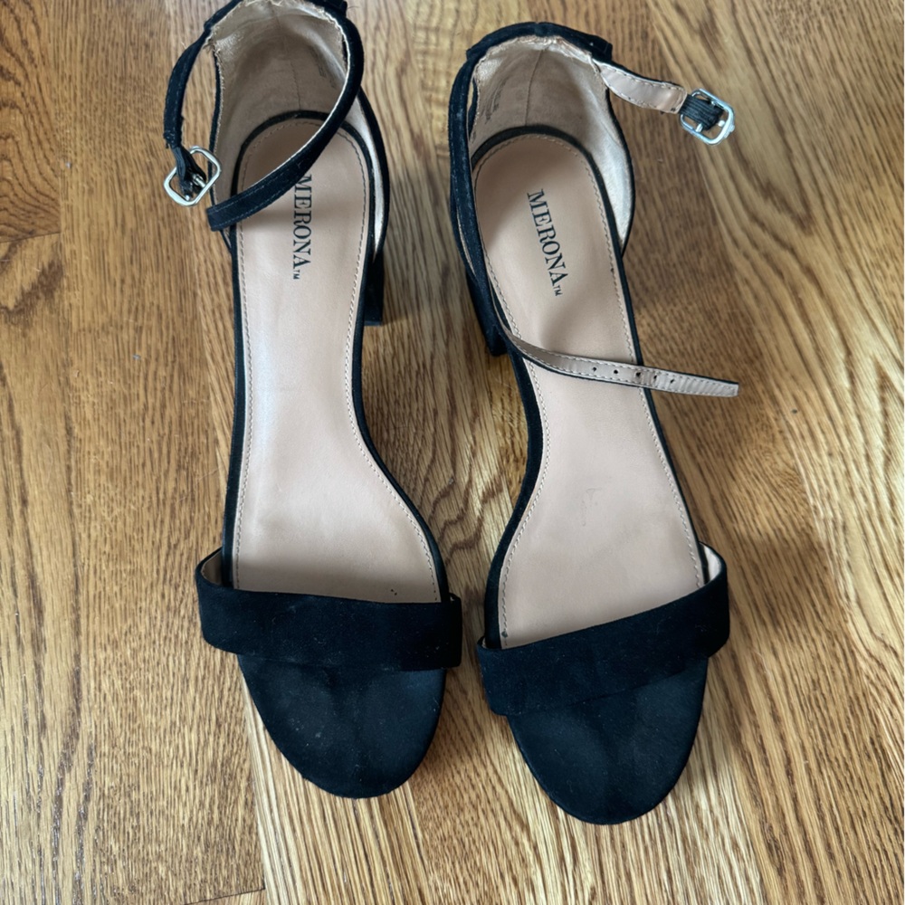 Black block heel